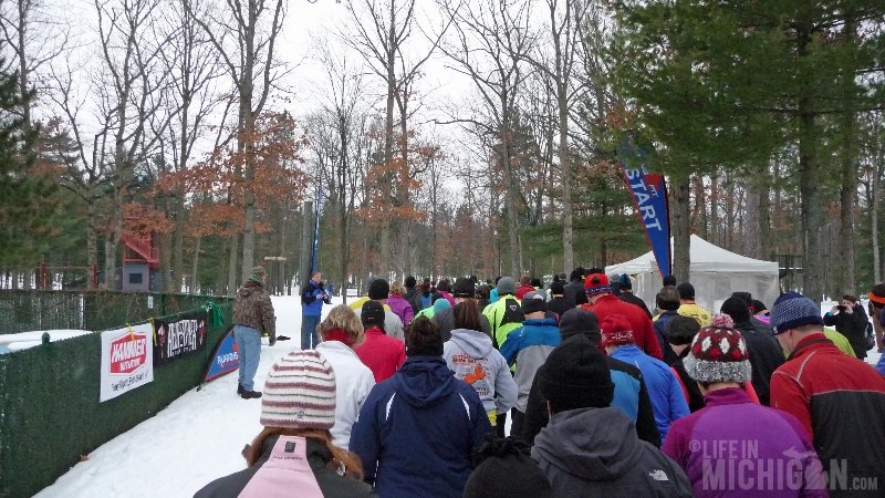 Bigfoot Boogie Snowshoe Race - The Race Begins 