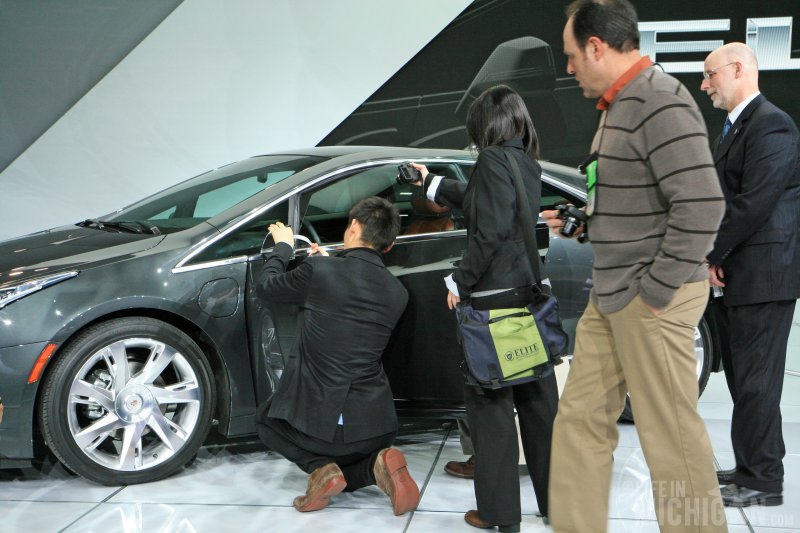 Car nerds attack Cadillac ELR